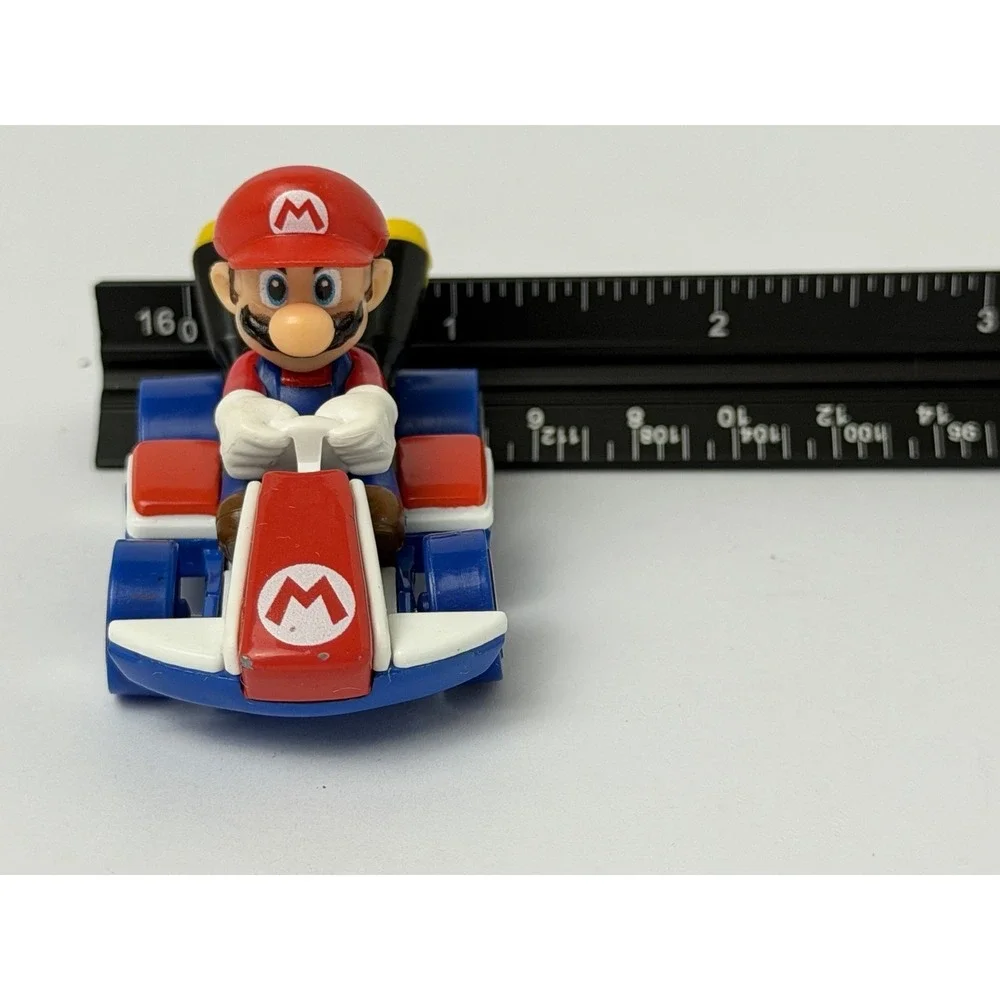 Hot Wheels Mario Kart Mario Standard Kart Die-Cast Car – 2018 Mattel Blue Wheels